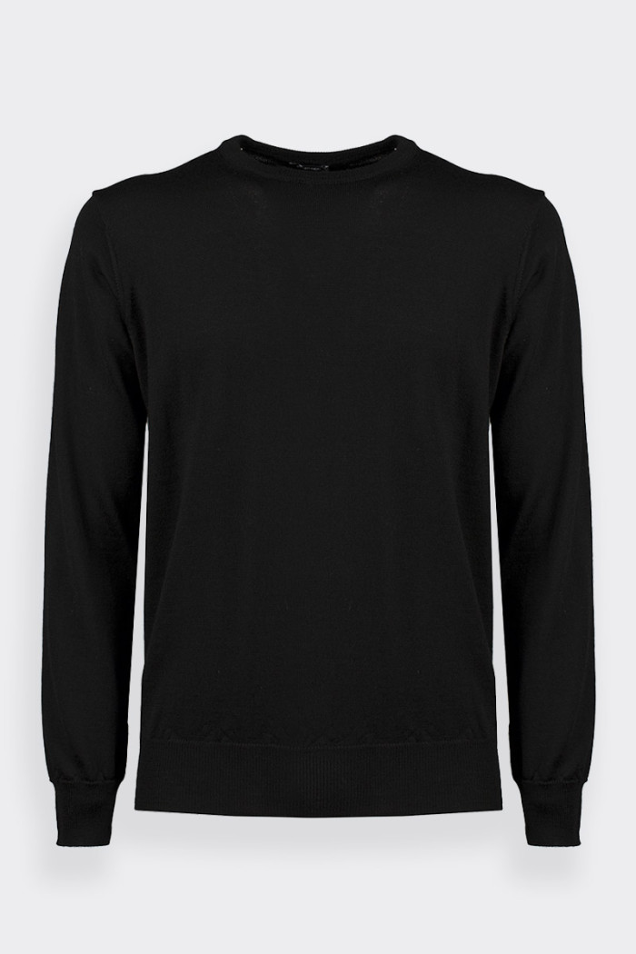 Men’s crew neck sweater made of 100% extra fine merino wool. regular fit. Ideal for all occasions.