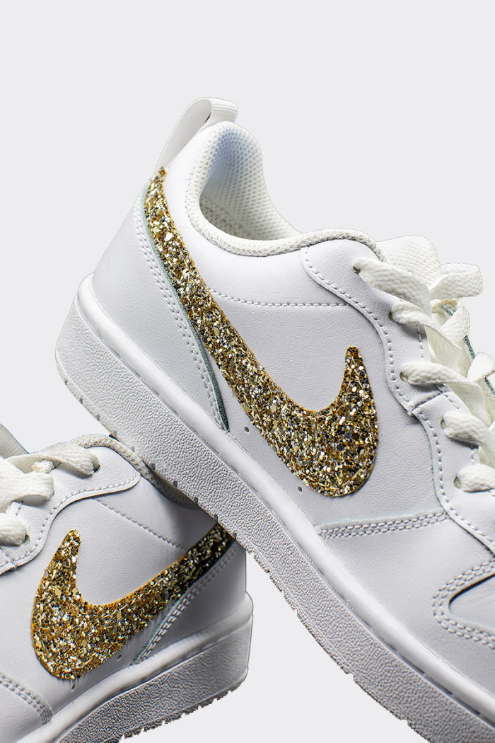 women's and girls' shoe Nike court borough Gleek Gold limited edition. The structured, supportive fit combines with a retro bask