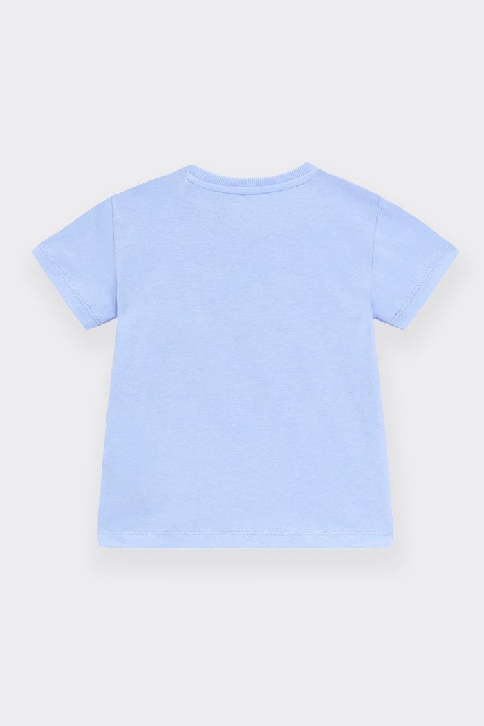 t-shirt Guess da neonato e bambino a maniche corte realizzato in 100% cotone. Girocollo e stampa logo presente sul fronte. vesti