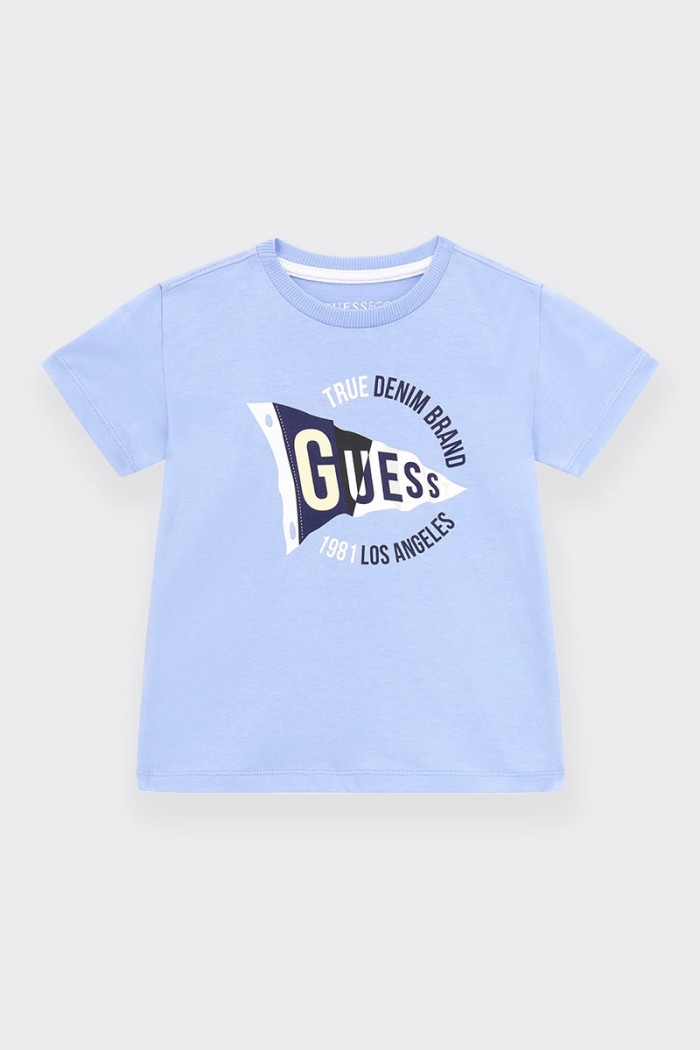 t-shirt Guess da neonato e bambino a maniche corte realizzato in 100% cotone. Girocollo e stampa logo presente sul fronte. vesti