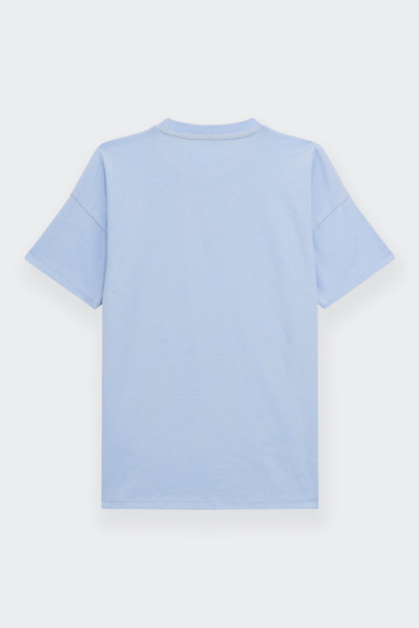 Children's short-sleeved T-shirt made of 100% cotton and with a soft cut. Crew neck and contrasting print on the front.