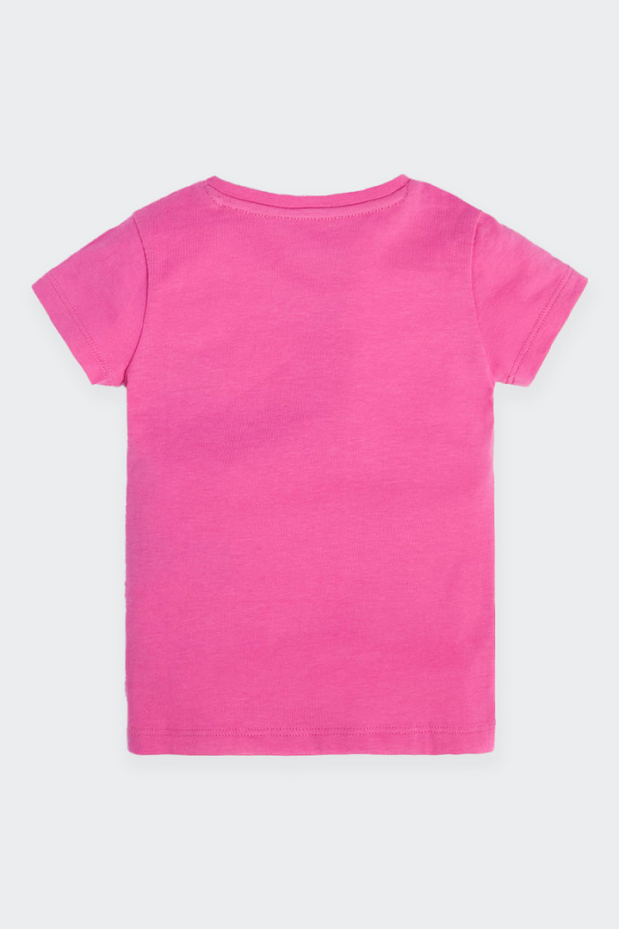 Girl's short-sleeved T-shirt made from 100% organic cotton. Crew neck and logo detail with laminated effect for a bright and fas