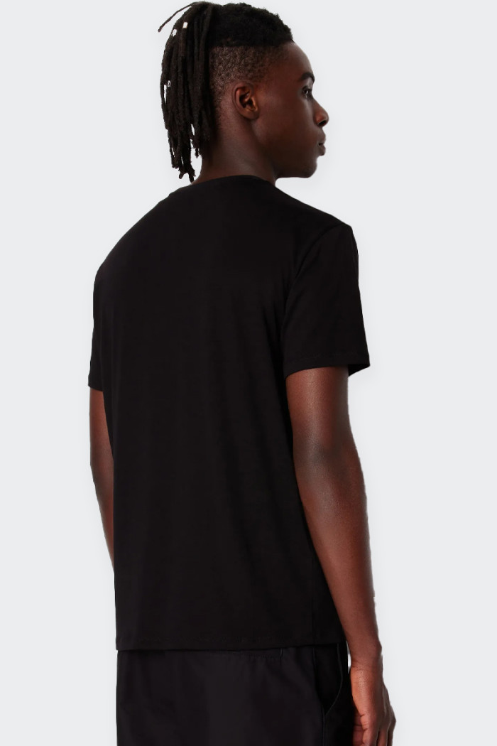 Men's short-sleeved T-shirt made of pure organic cotton with a round neckline and short sleeves. This garment is part of the ASV