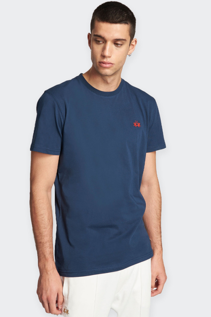 Men's T-shirt made of 100% cotton. Minimal line with crew neck and small logo embroidered on the heart point. regular fit.