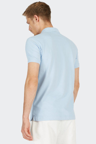 Men's short-sleeved polo shirt in piquet fabric with stretch cotton. Minimal line with logo embroidered on the heart point. regu