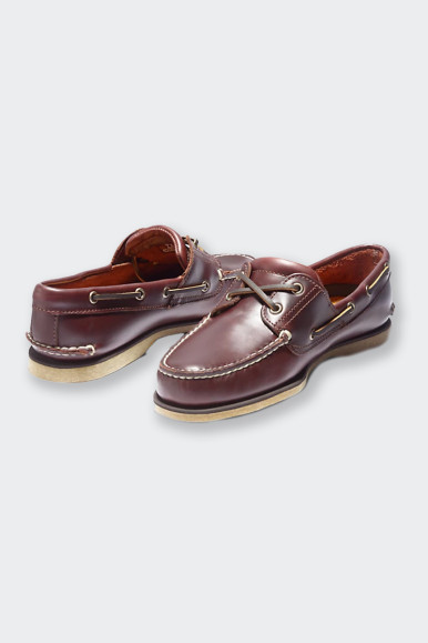 classic men's boat shoe is perfect both at sea and on land. Classic hand-sewn nautical style model, with comfortable EVA insole 