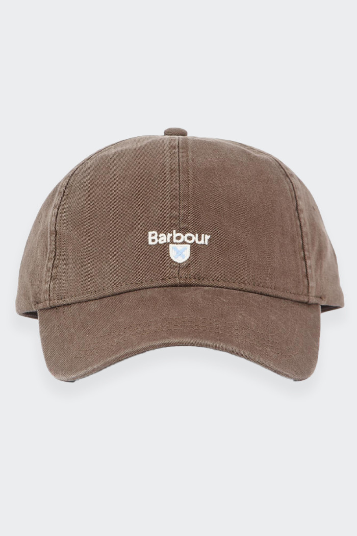 berretto Barbour sportivo da uomo perfetto per completare i look casual. Realizzato al 100% in cotone, il cappello presenta il l