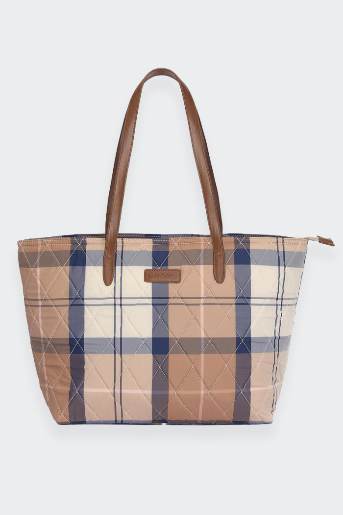 Women's tote bag in the iconic tartan pattern. an essential and sophisticated accessory, perfect for combining style and functio