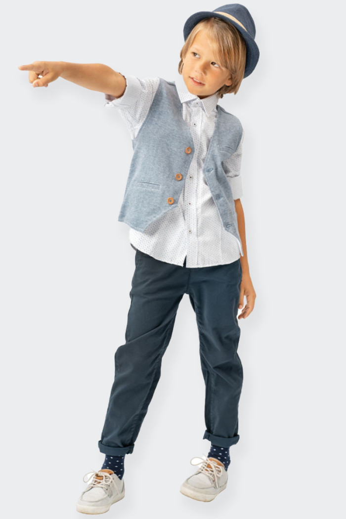 Children's chino trousers are the ideal choice for a smart and casual outfit! The elegant line and high-quality materials make t