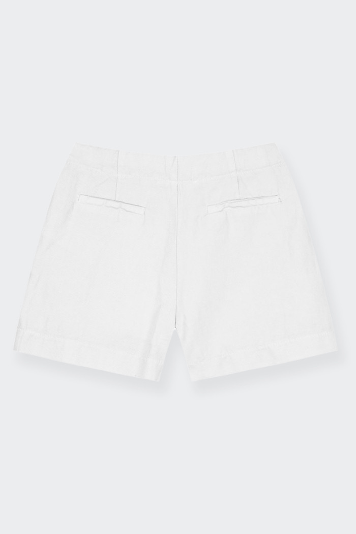 Girl's skirt shorts made of cotton. Back pockets and button fastening. regular fit.