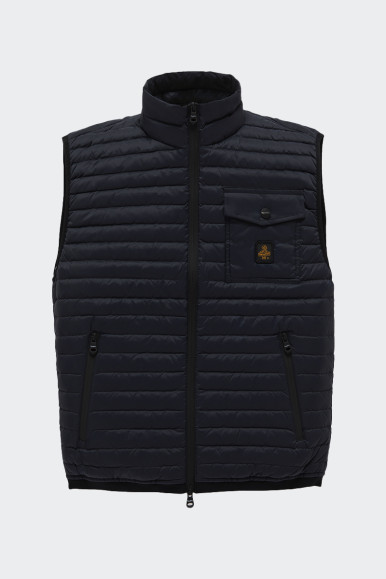 Men's sleeveless down jacket. Outer shell made of 100% nylon with a slightly iridescent and metallic look. Comfortable and breat