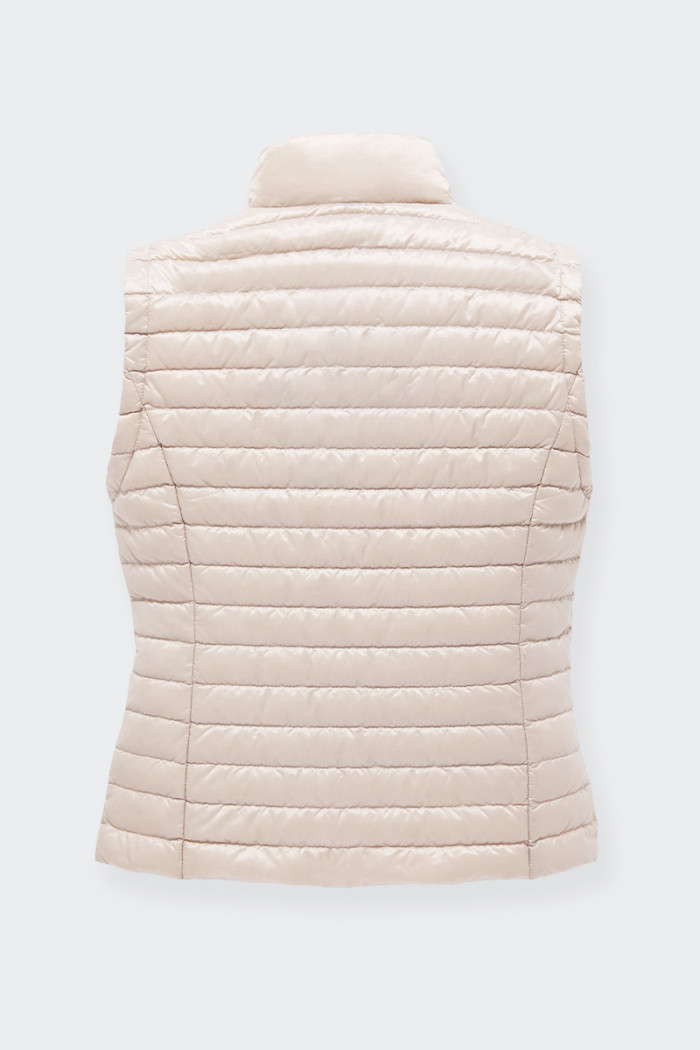 Piumino Refrigiwear smanicato 100-grammi da Donna pratico e confortevole, must-have per la stagione. Apertura frontale con zip e