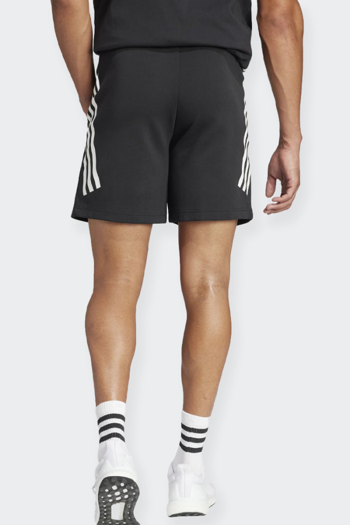 Men's shorts Made with an elasticated waistband and adjustable drawcord, they offer maximum comfort during sports or leisure act