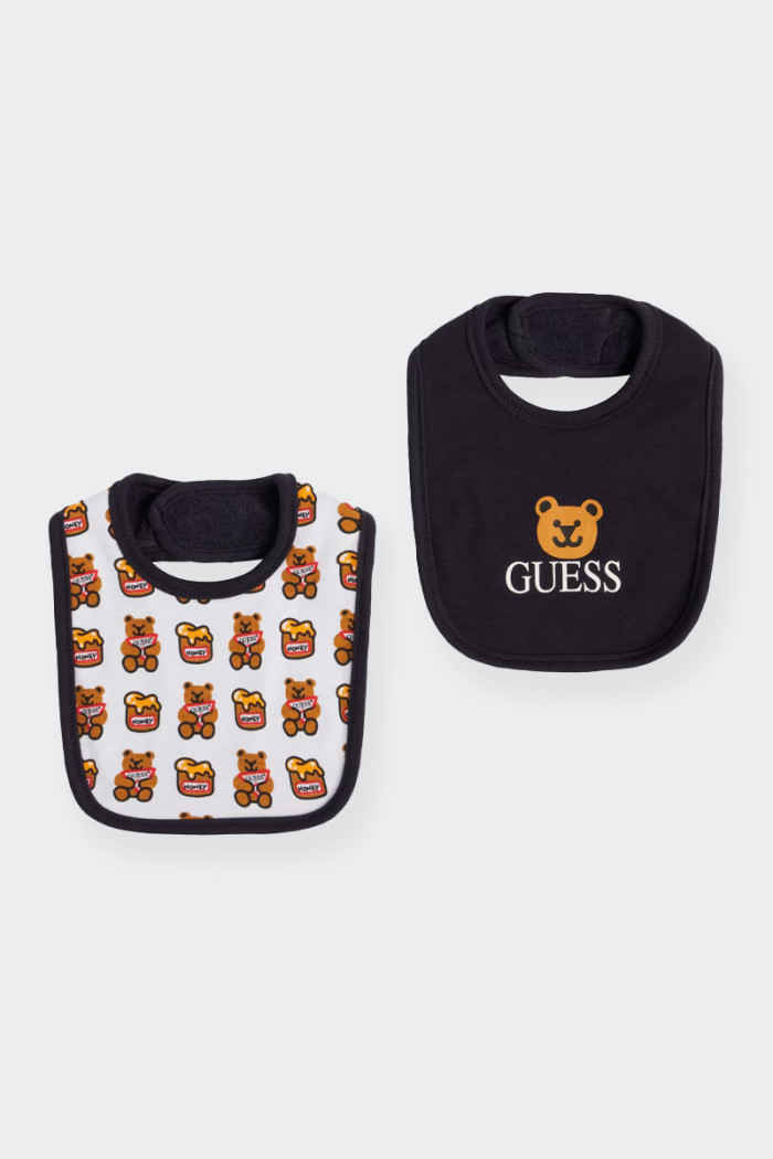 Made of high-quality cotton, these bibs offer comfort and quality. The Velcro fastener makes them easy to put on and take off. W