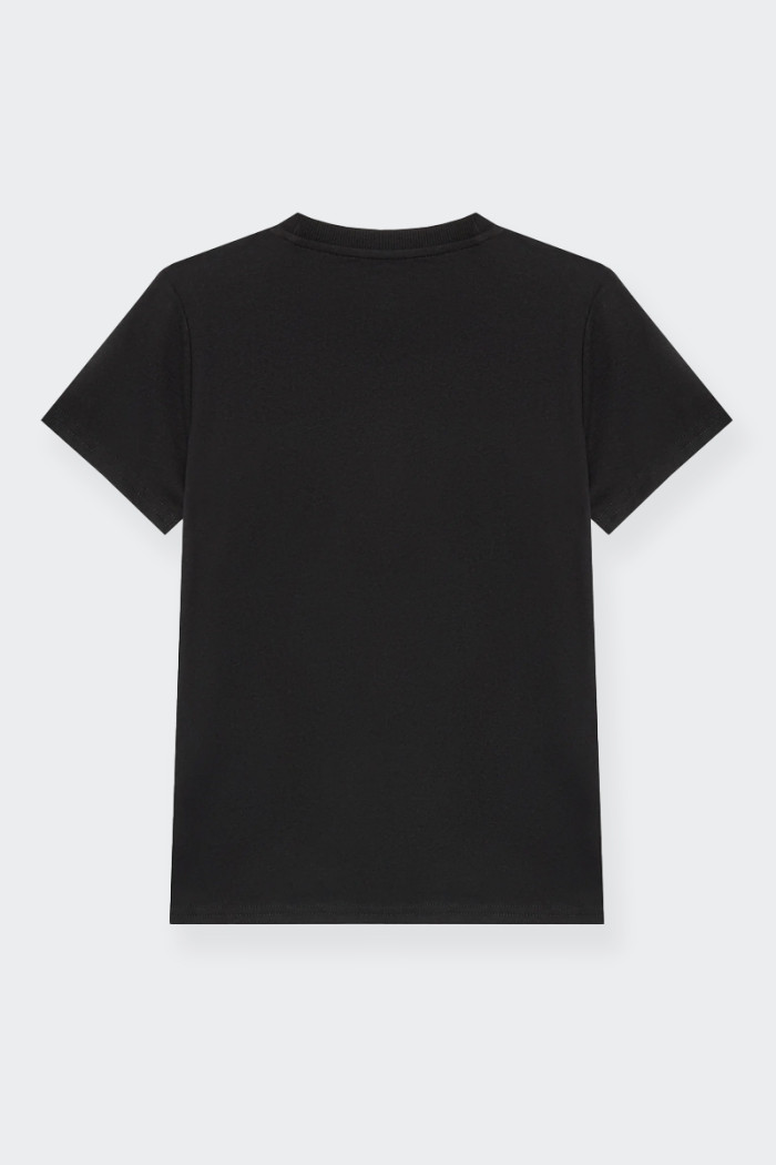 Let our black cotton streetwear t-shirt give your child a unique style. With its crew neck and short sleeves, this T-shirt is pe
