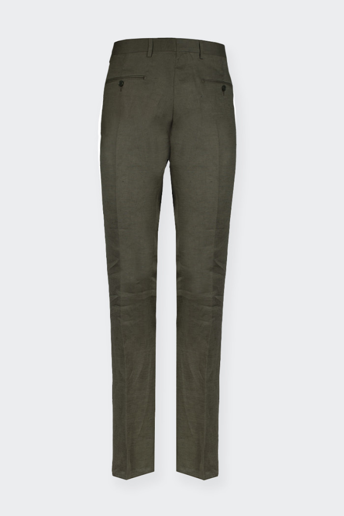 Romeo Gigli men’s trousers. Made of 100% linen. Side and back pockets with button. Regular fit. Ideal to wear on any occasion.