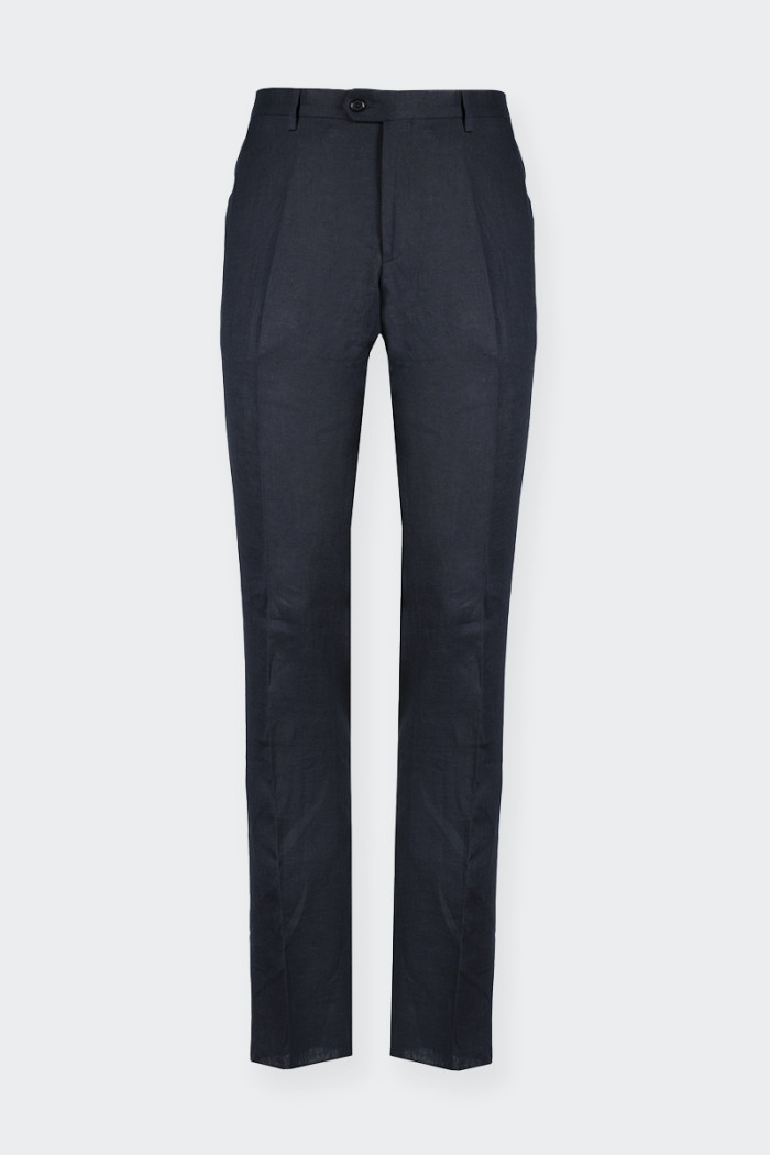 Pantaloni da uomo Romeo Gigli. Realizzati in 100% lino. Presentano tasche laterali e posteriori con bottone. Regular fit. Ideali
