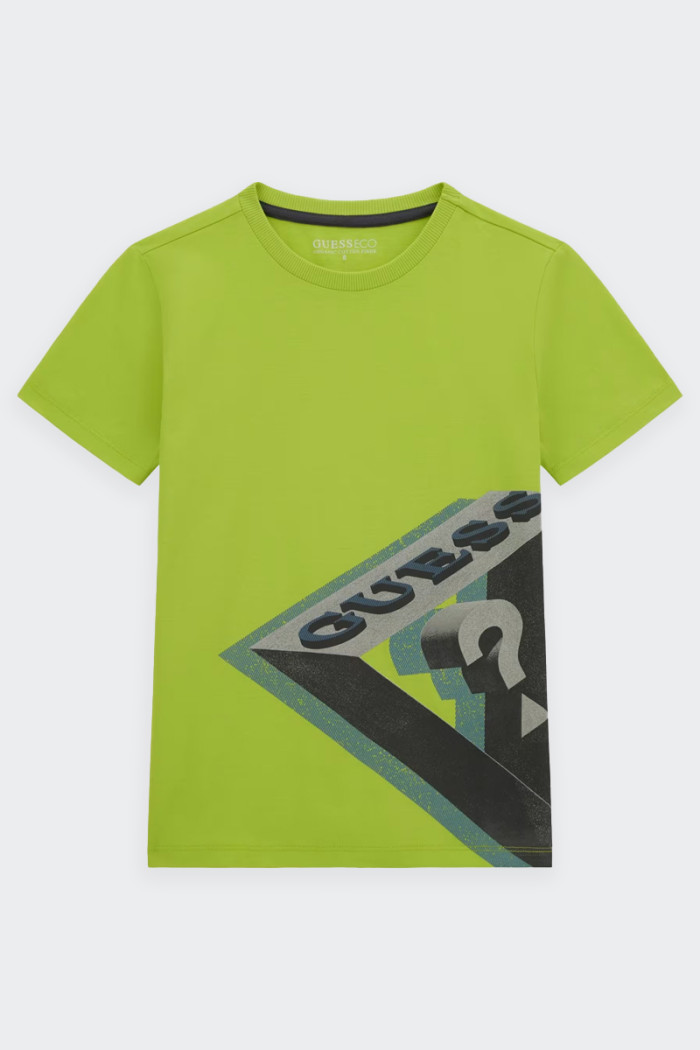 La t-shirt guess stampa effetto 3D verde lime è perfetta per i ragazzi. Con il suo girocollo e manica corta, offre una vestibili