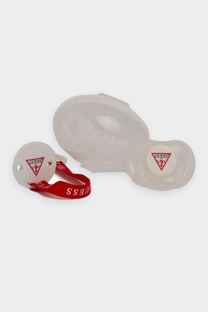 The Guess dummy set for newborns is the perfect choice for your little one. This set includes a high-quality silicone dummy with