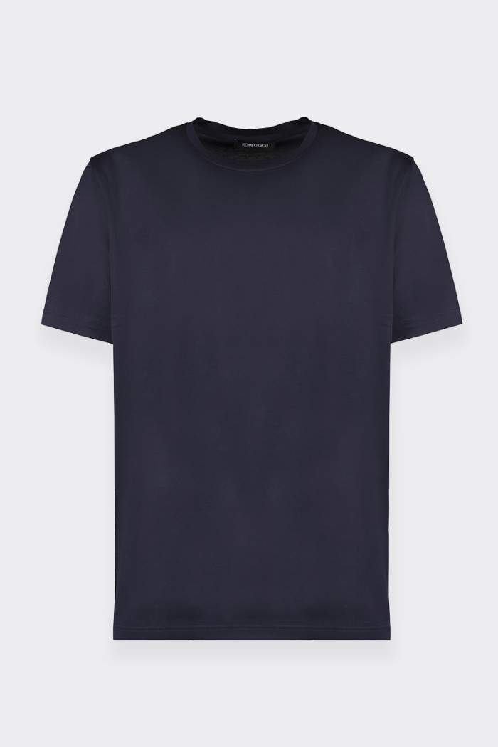 T-shirt a maniche corte da uomo Romeo Gigli. Realizzata in filo di scozia, cotone di alta qualità. Scritta logo frontale. Fit co