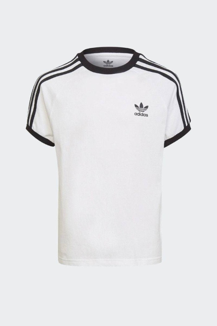t-shirt Adidas regular fit da bambino e teenager con logo del Trifoglio sul petto e 3 strisce lungo le spalle. Il morbido cotone