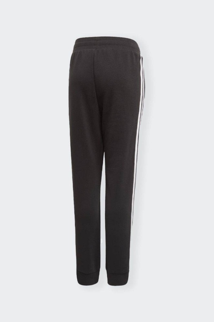 A modern shape gives these children's/teenager's sweatpants an updated look. These comfortable trousers feature distinctive 3 st