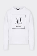White 100% cotton women's sweatshirt with summer fleece interior. Contrasting maxi logo on the front for a casual and street loo