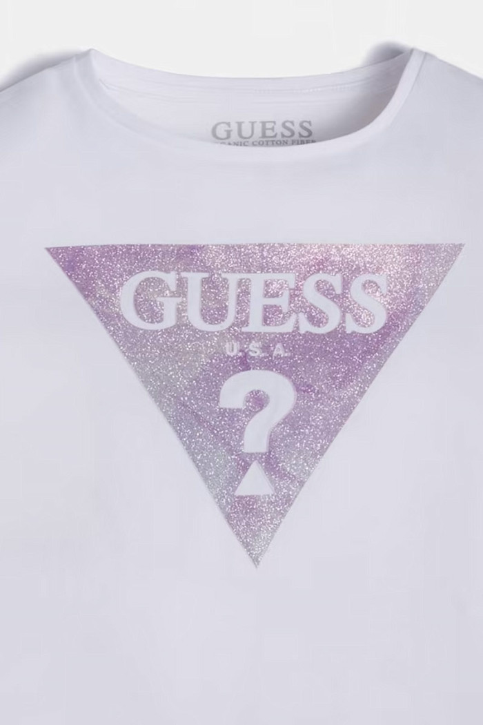 Cotton short sleeve T-shirt for girls and girls. Contrasting front logo with pretty glitter effect. Regular fit.