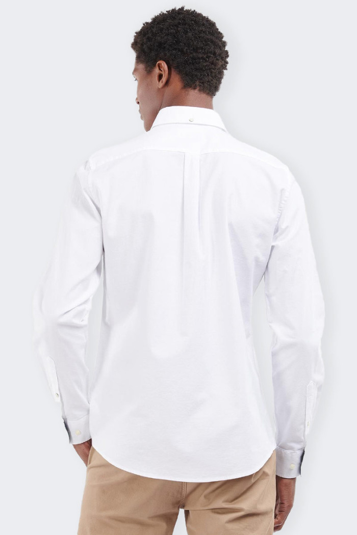 camicia Barbour da uomo con taglio sartoriale vanta un design casual con rifiniture in tartan all'interno del collo e dei polsin