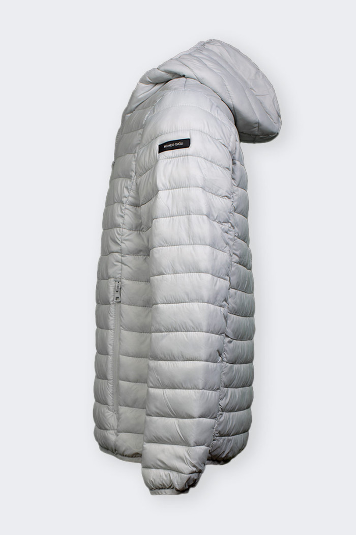 Down jacket for men 100 grams with hood. Featuring a zip closure on tone, practical side pockets, cuffs and elastic ends. Colorf
