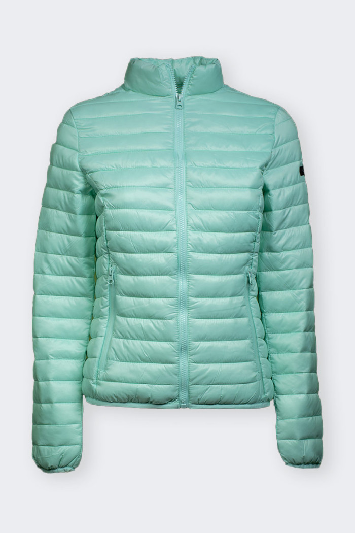 Green Women’s down jacket 100 grams windproof and rain. Featuring practical front pockets with zip and interior for the most pre
