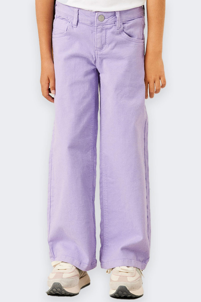 Purple pants for girls and girls made of cotton and featuring a 5-pocket cut for a modern, fashionable look. Wide gambia with ad