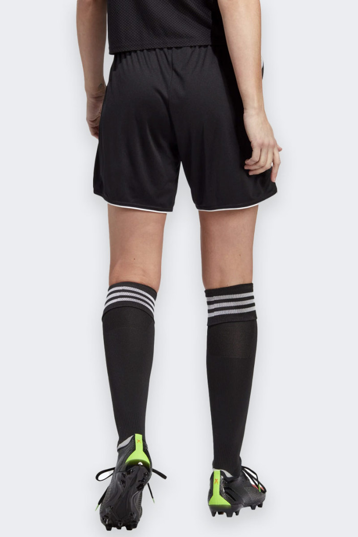 shorts Adidas sportivi da donna realizzati in tessuto morbido e leggero, sono dotati di tecnologia AEROREADY che aiuta a mantene
