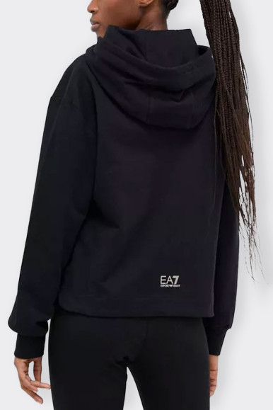 Women's hoodie with a contemporary and urban design, made of stretch cotton. The model, with a cropped cut, is characterized by 