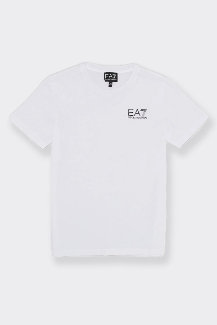 t-shirt with sleeves for child and boy made of fresh and soft cotton. Embellished with the EA7 logo, it perfectly matches the pa