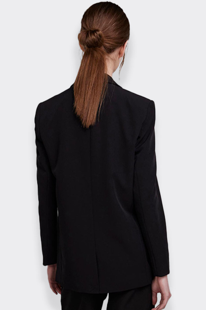 giacca Pieces blazer da donna con colletto alla francese dalla vestibilità oversize. Tasche laterali per definire il look. Ideal