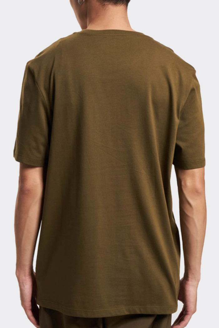 T-shirt Timberland da uomo a maniche corte realizzata in 100% cotone per regalarti comfort e traspirabilità. Sul davanti è impre