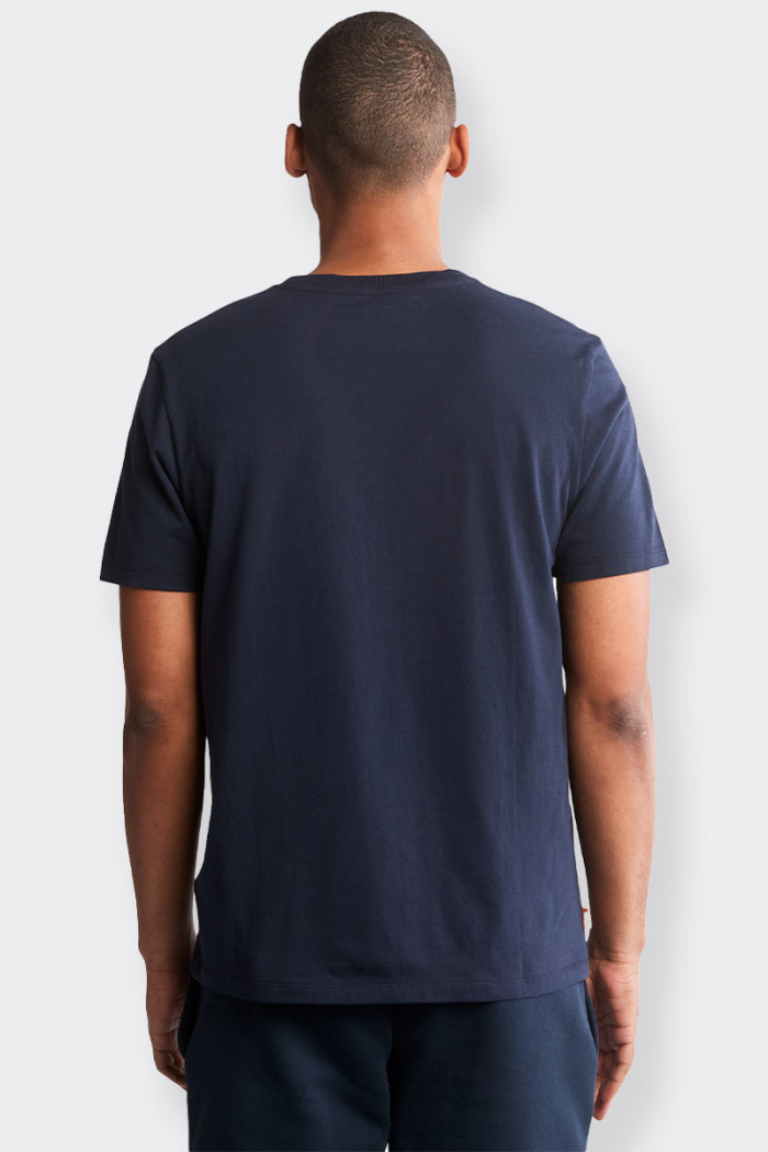T-shirt Timberland a maniche corte da uomo realizzata in 100% cotone per regalarti comfort e traspirabilità. Sul davanti è impre