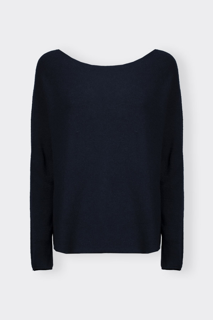 Women’s sweater with open-cut boat neckline. Warm and comfortable. Soft fit. Ideal for everyday wear.